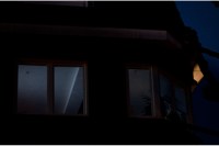 "Watching TV" by glasseyes view; CC BY-SA 2.0; https://www.flickr.com/photos/axelhartmann/13457293673/in/photolist-mvb9yH-auBtUn-4YjV7o-fzZNwv-83Lqon-5S1Uun-X7ruJo-apZMt3-5NUN7Z-eHoP8-eHoSy-9bHYBV-4ah4Sy-bL7Dqn-9vxscf-aiQaYD-dsMFi-oSJHVh-4py3tA-2kUaM-onZU8e-5cagre-nhkv3p-7gEb5v-cVpac9-azJf6x-4Th1f1-2aDiaNN-29VRKxc-9BzFGJ-aihnPc-ajzU9z-7dFfnQ-6cyQHh-4D4XSs-3in111-72H4qR-57QZTL-8tGjqJ-9pWVv3-jQkNtq-61fe41-mYjhW-57LNyM-dDXeyx-ByTAk-4NFMa5-2ddYcfA-9pWVkm-67QLaQ